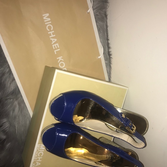 💯% Authentic Michael Kors Blue Slingback Sandals - Picture 2 of 14